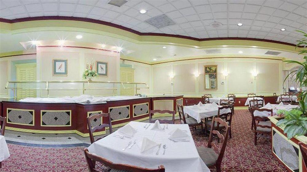 Ramada By Wyndham Γκέινσβιλ Εξωτερικό φωτογραφία