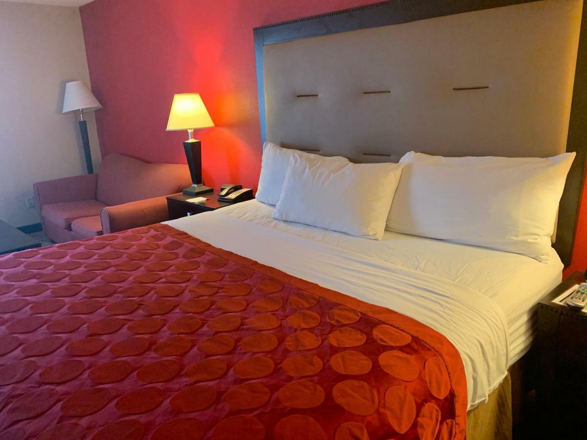 Ramada By Wyndham Γκέινσβιλ Εξωτερικό φωτογραφία